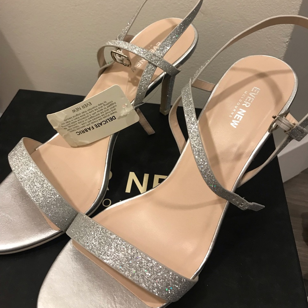 BNWT EVER NEW heals